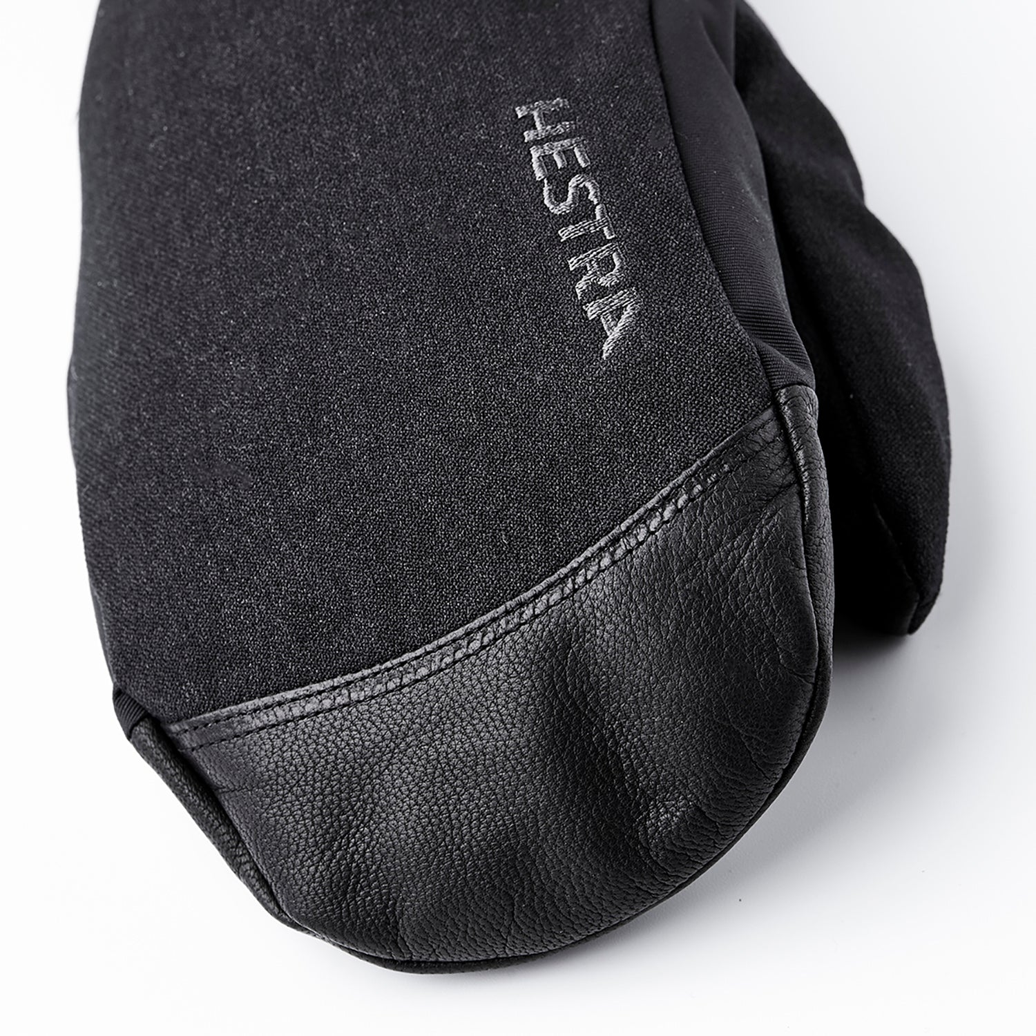Hestra Powder Gauntlet Mitt Black 2